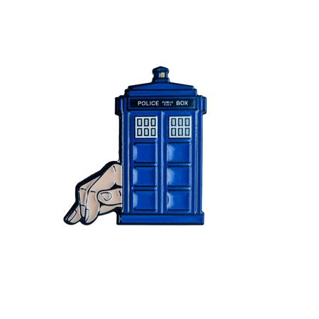DOCTOR WHO TWELFTH DOCTORS FLATLINE TARDIS ENAMEL PIN BADGE — Cover