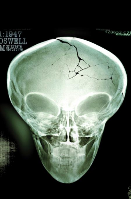 X FILES (2026) #1 CVR G ROSWELL PHOTO FOIL VAR — Cover