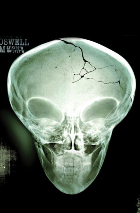 X FILES (2026) #1 CVR H ROSWELL PHOTO FOIL VIRGIN VAR — Cover