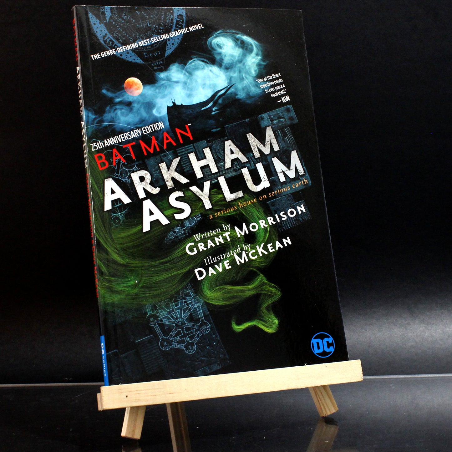 Batman: Arkham Asylum TP 25th Anniversary Deluxe Edition